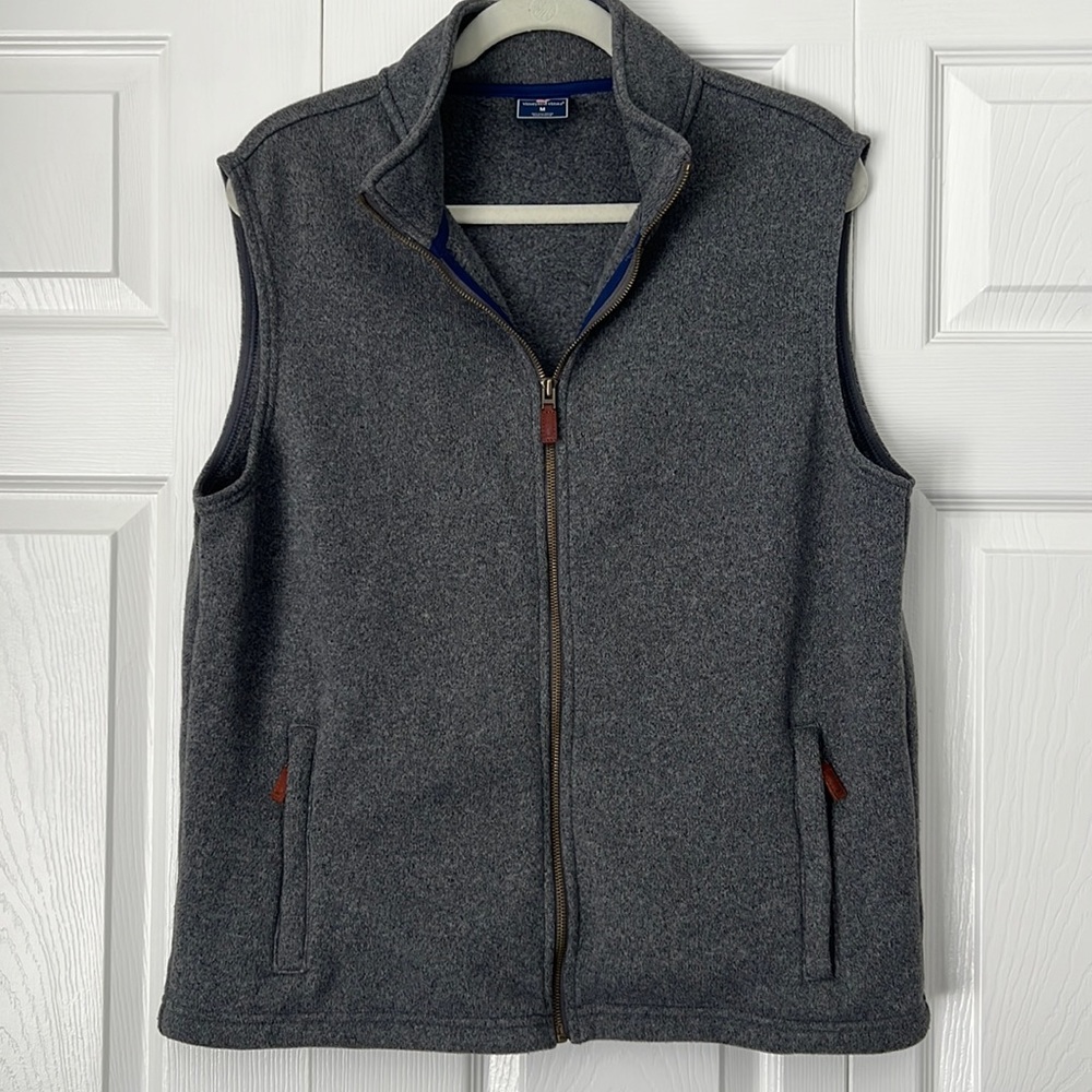 Men’s Vineyard Vines zip up Vest size Medium